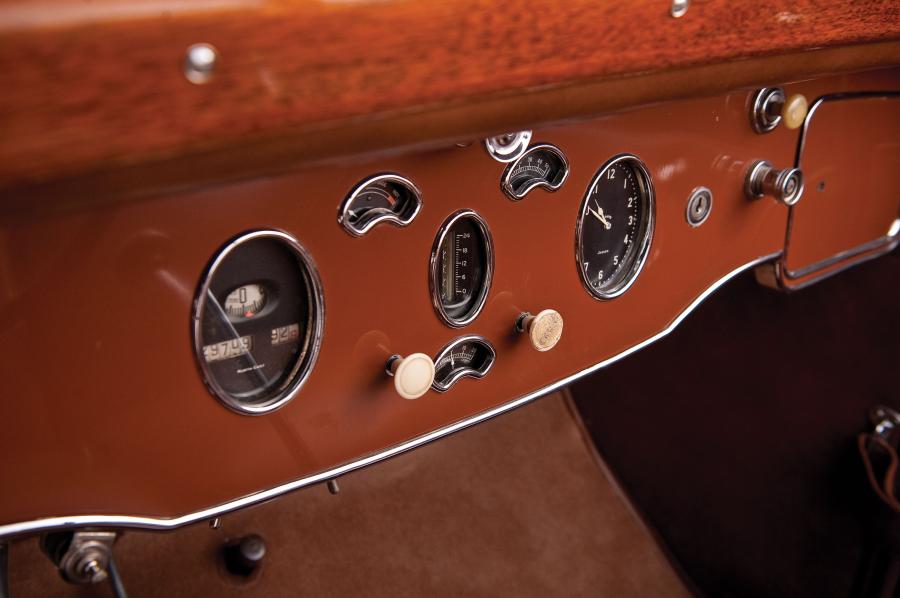  Packard Deluxe Eight Convertible Victoria by Waterhouse 1931 года  (фото 2 из 17)